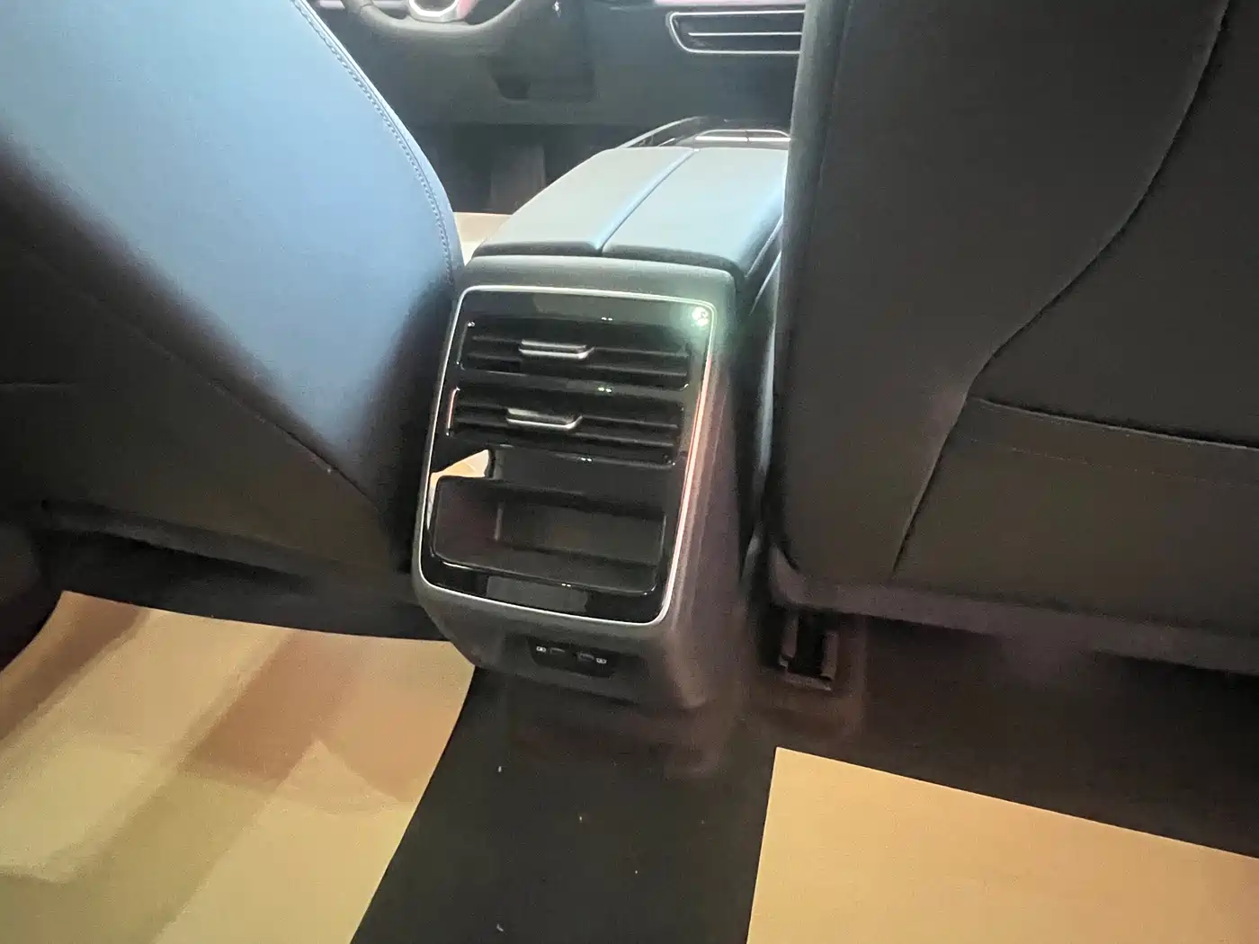 VOLKSWAGEN ID.7 VIZZION