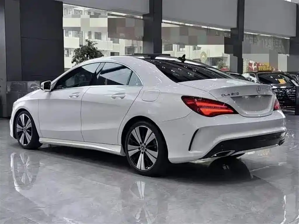Mercedes-Benz CLA (Import) 2017 CLA 200 Fashion фото 6