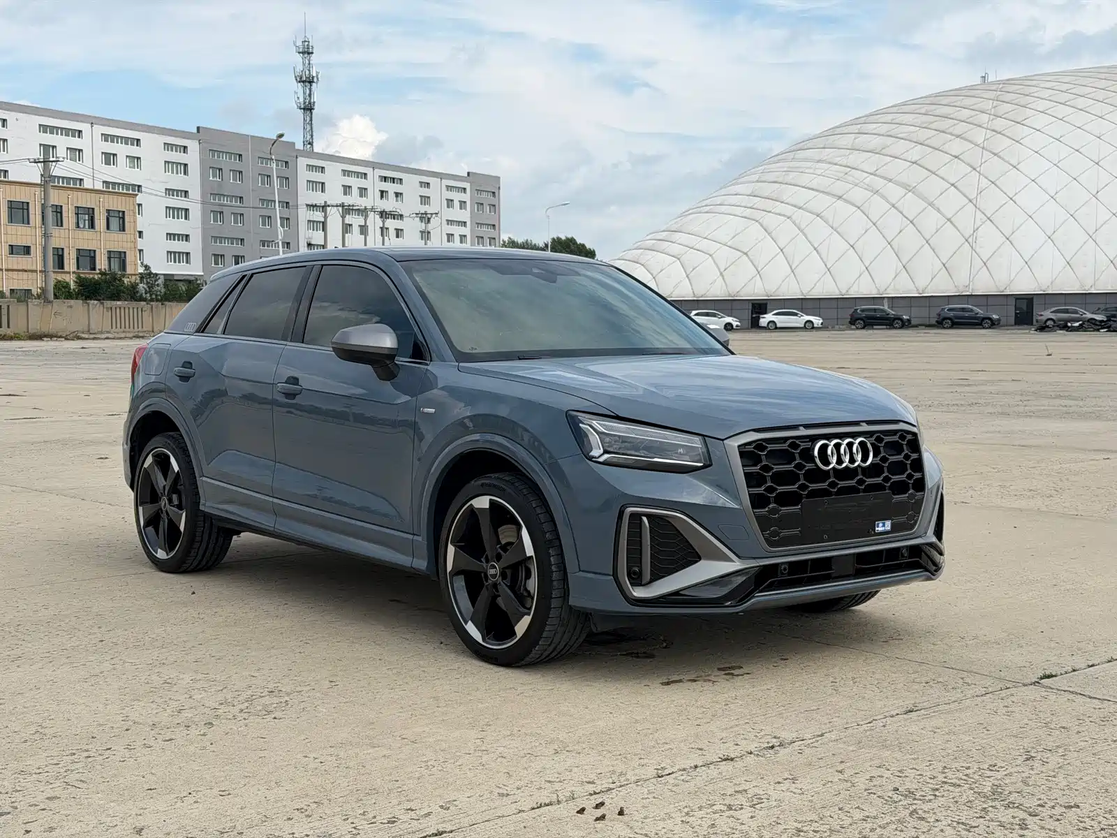 Photo 3 - Audi Q2L