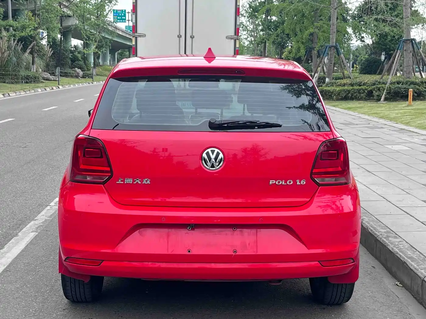 Volkswagen Polo 2014 1.6L Automatic Comfort Edition фото 16