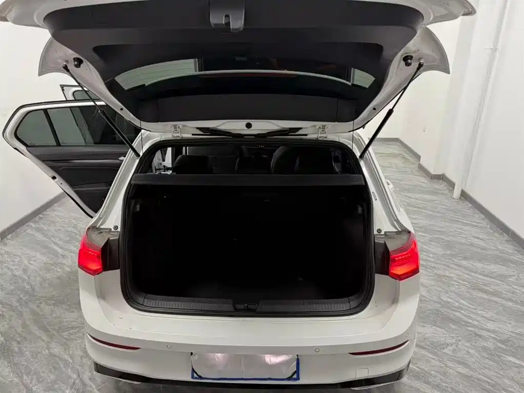 Volkswagen Golf 2023 Facelift 280TSI DSG R-Line Lite фото 17