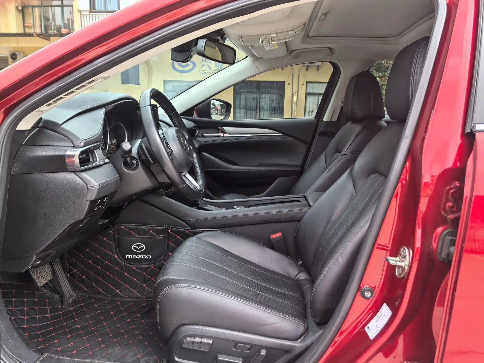 Photo 7 - Mazda Atenza