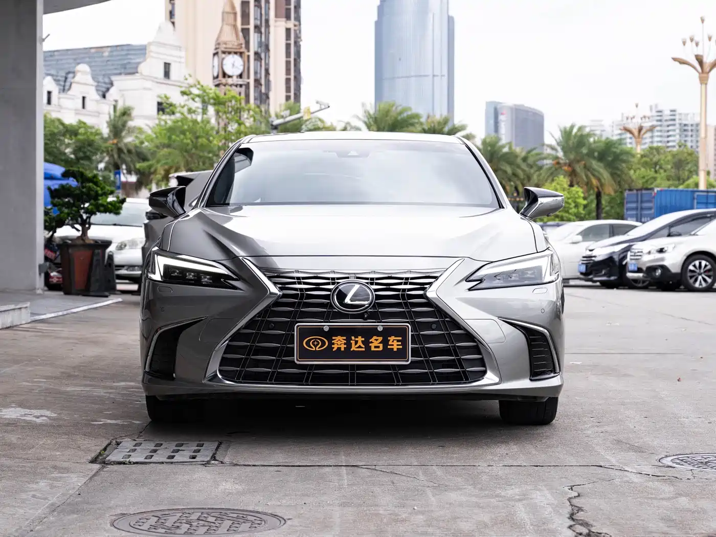 Lexus ES 2025 300h Ultimate Edition фото 2