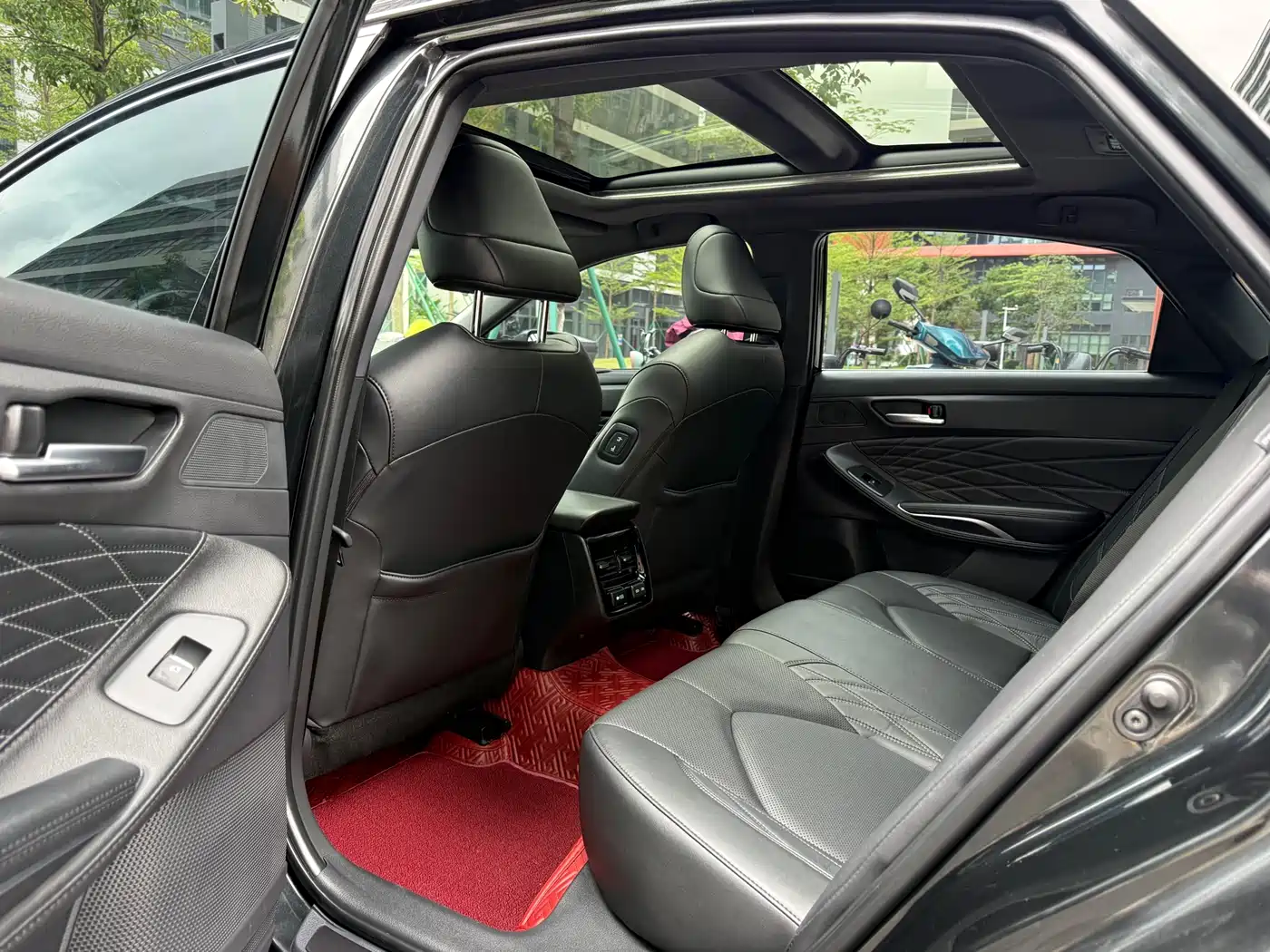 Toyota Avalon 2023 2.5L Touring Premium Edition фото 9