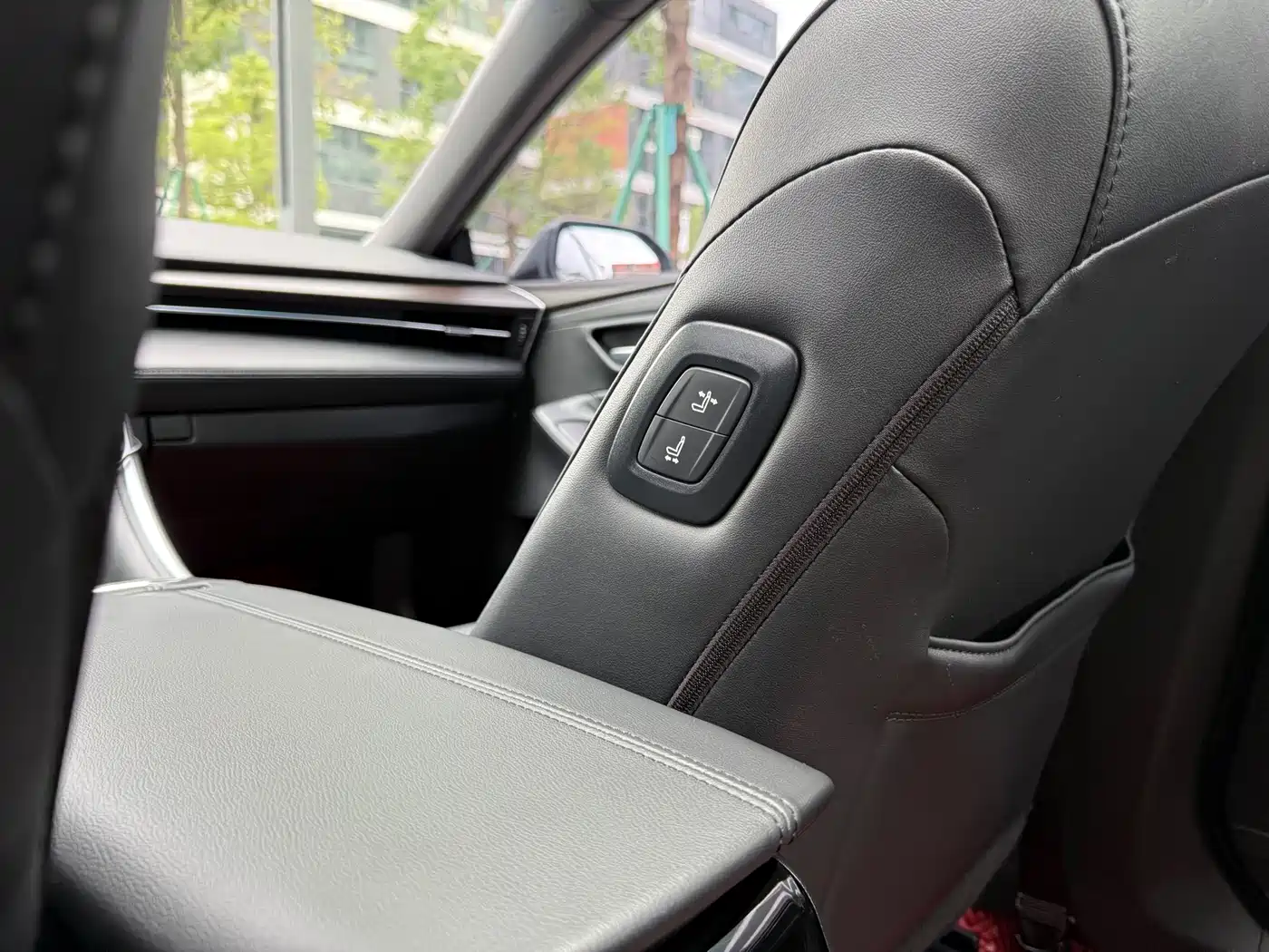 Toyota Avalon 2023 2.5L Touring Premium Edition фото 15