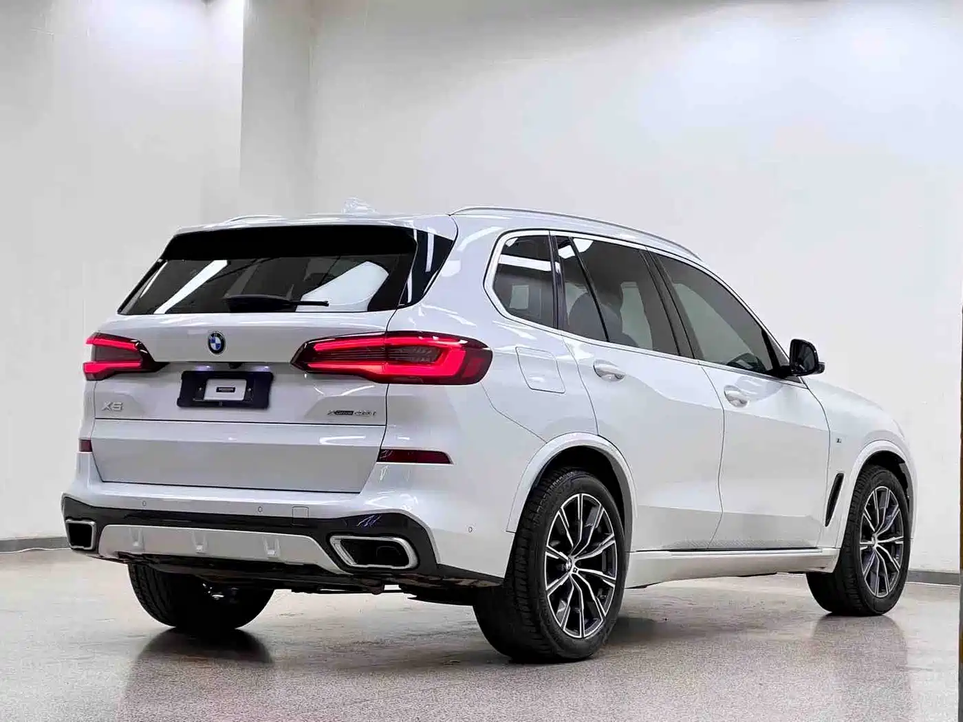 BMW X5 (Import) 2020 xDrive40i M Sport Package фото 4