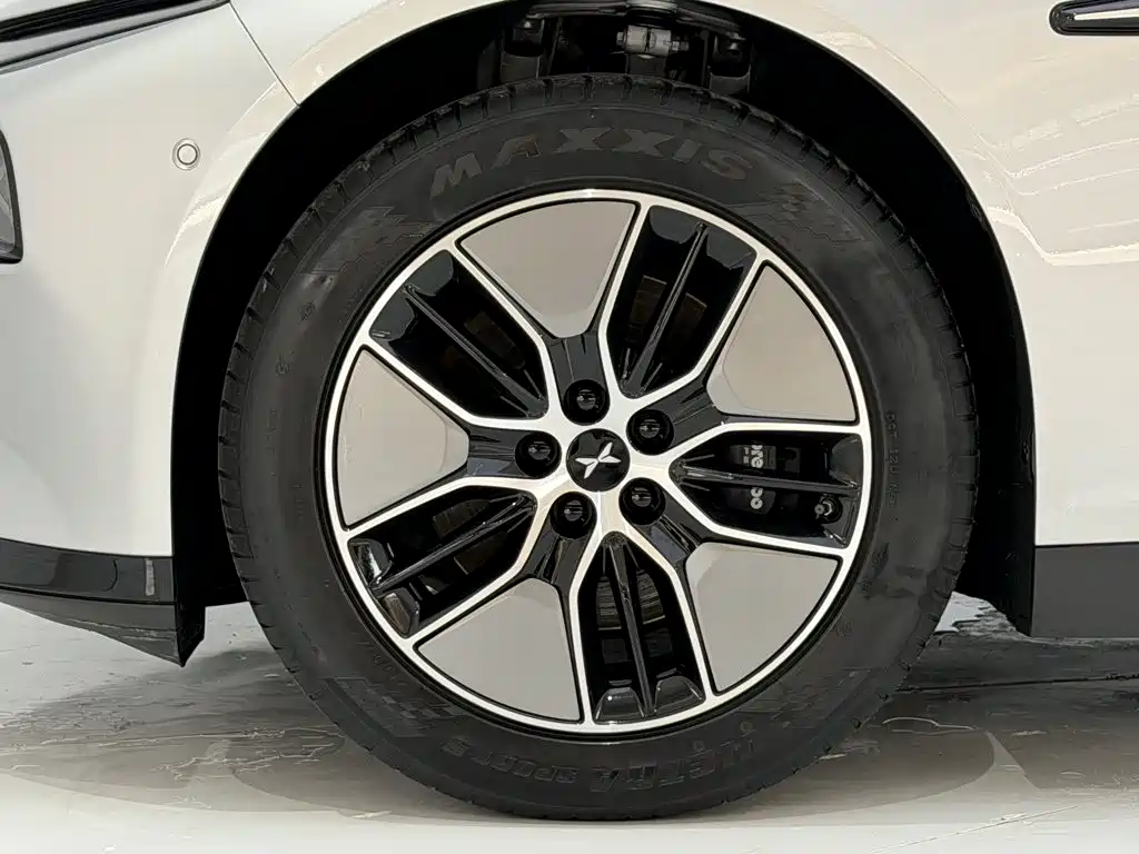 صورة 11 - XPeng P7