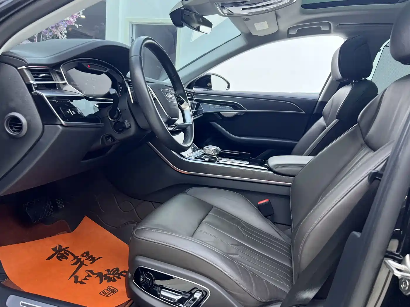 AUDI A8
