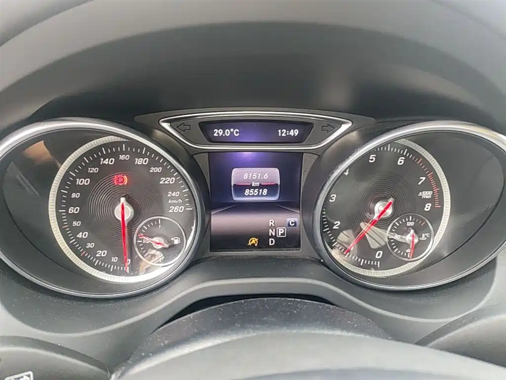 Mercedes-Benz GLA 2018 GLA 200 Dynamic фото 12