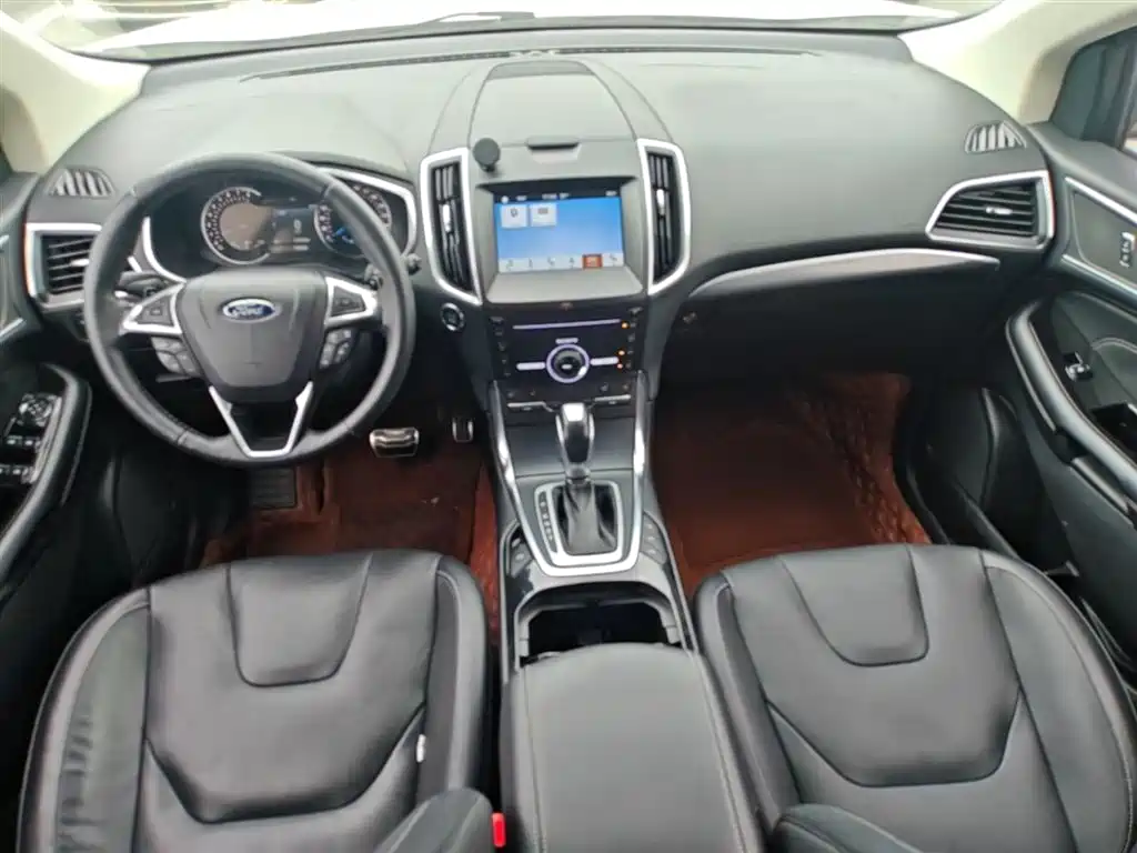 Фото 16 - Ford Edge
