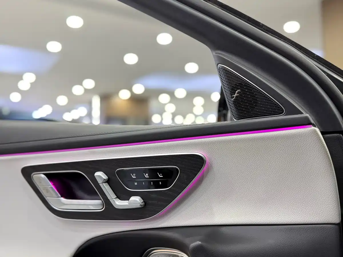 Mercedes-Benz E-Class 2025 E 300 L Luxury фото 7