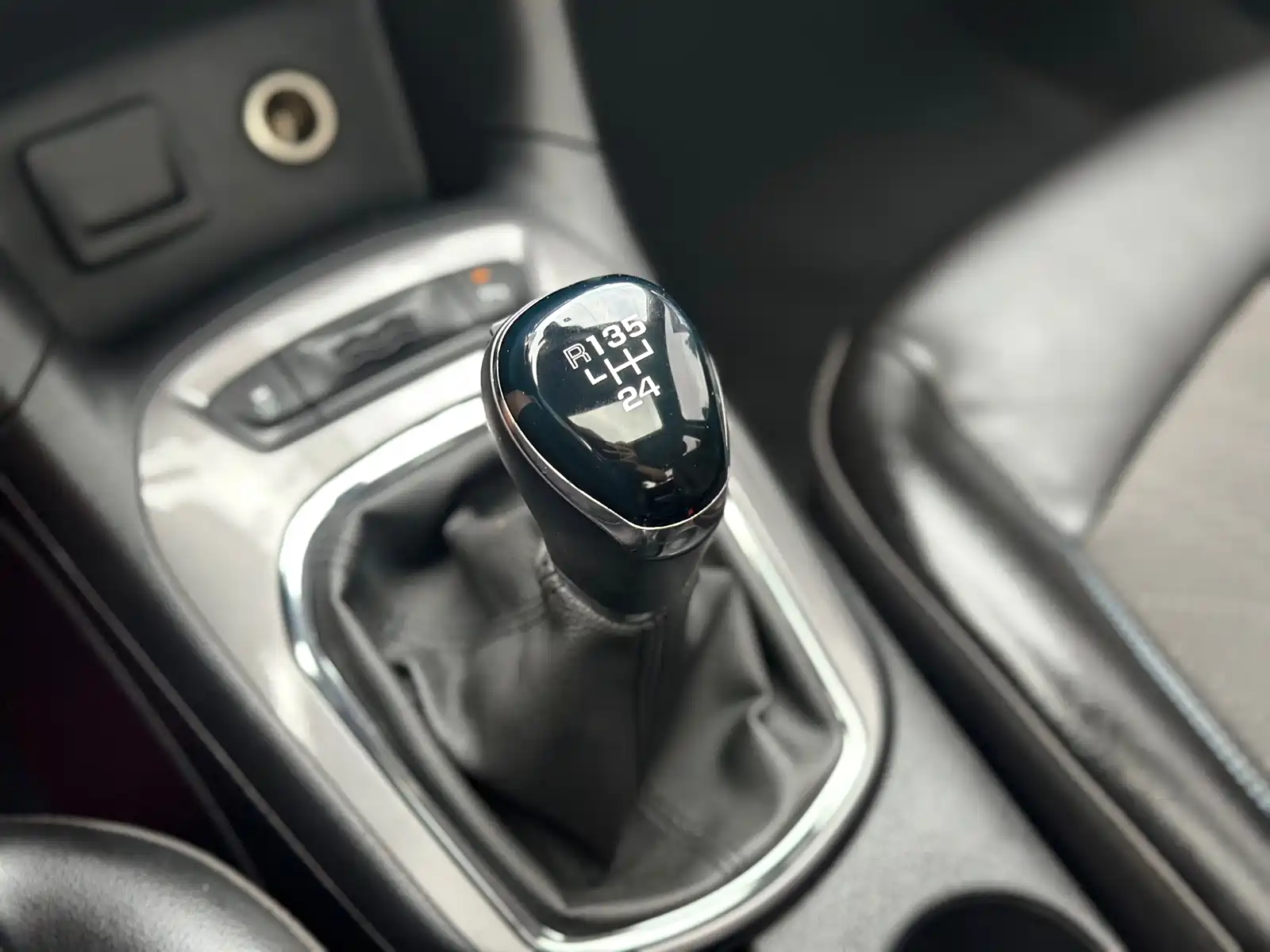 Photo 14 - Chevrolet Cruze