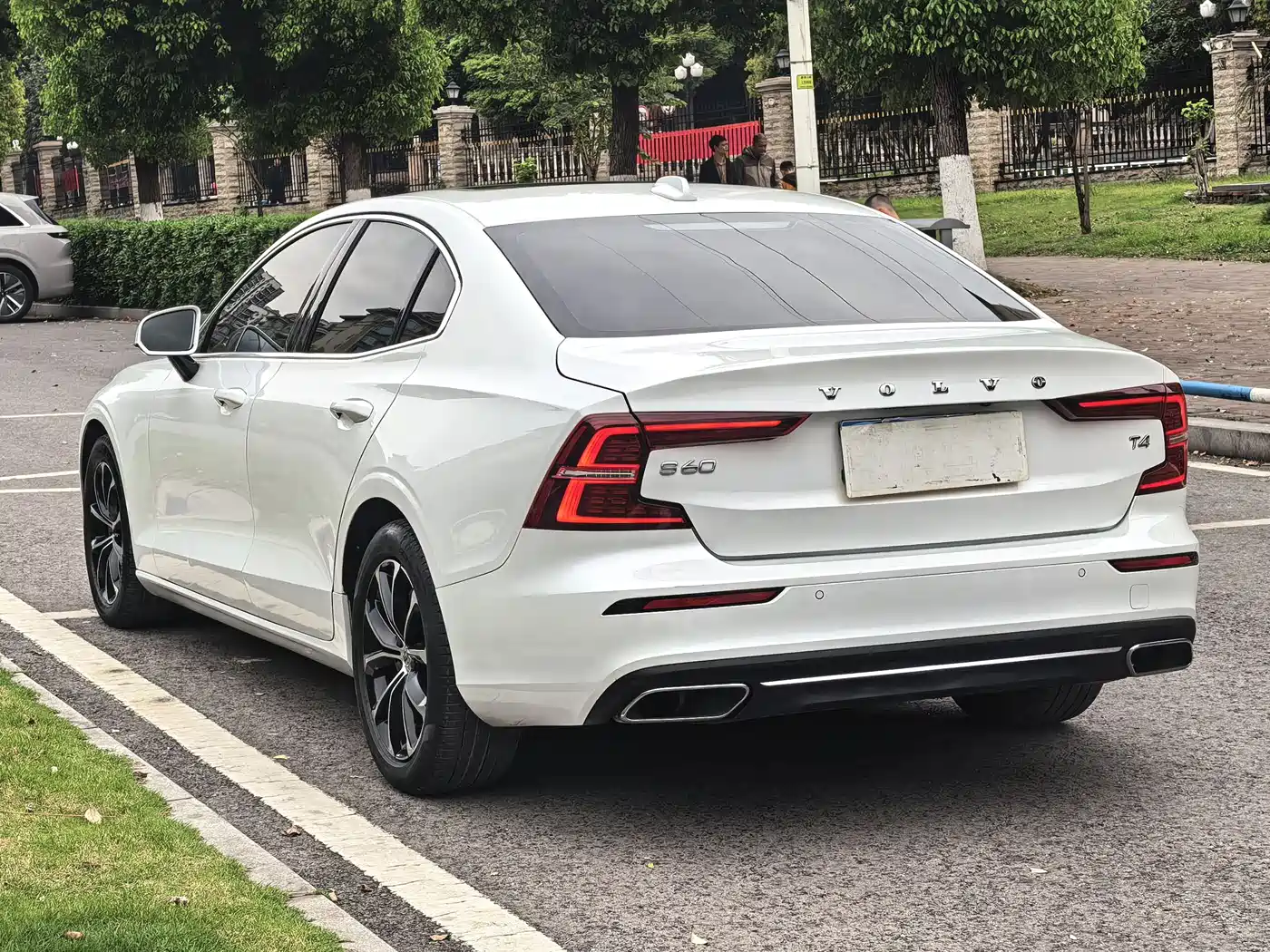 Фото 8 - Volvo S60
