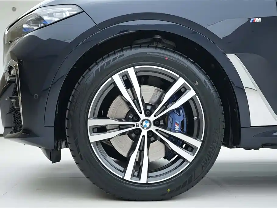 BMW X7 2022 xDrive40i Exclusive M Sport Package фото 15