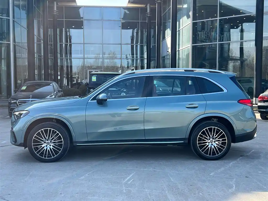 Mercedes-Benz GLC 2025 GLC 300 L 4MATIC Luxury 5-seater фото 4