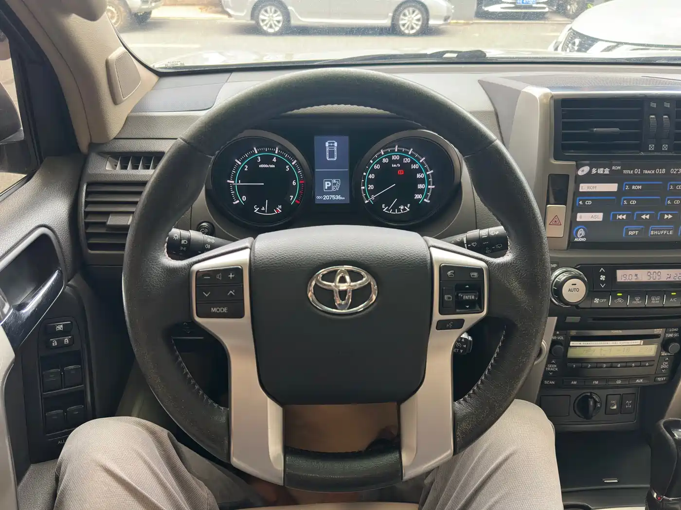 Toyota Prado 2010 4.0L Automatic TX-L NAVI фото 11