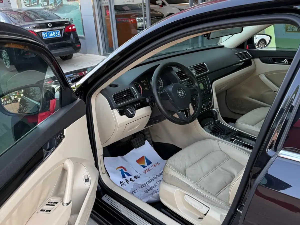 Volkswagen Passat 2013 1.8TSI DSG Zhizun фото 4