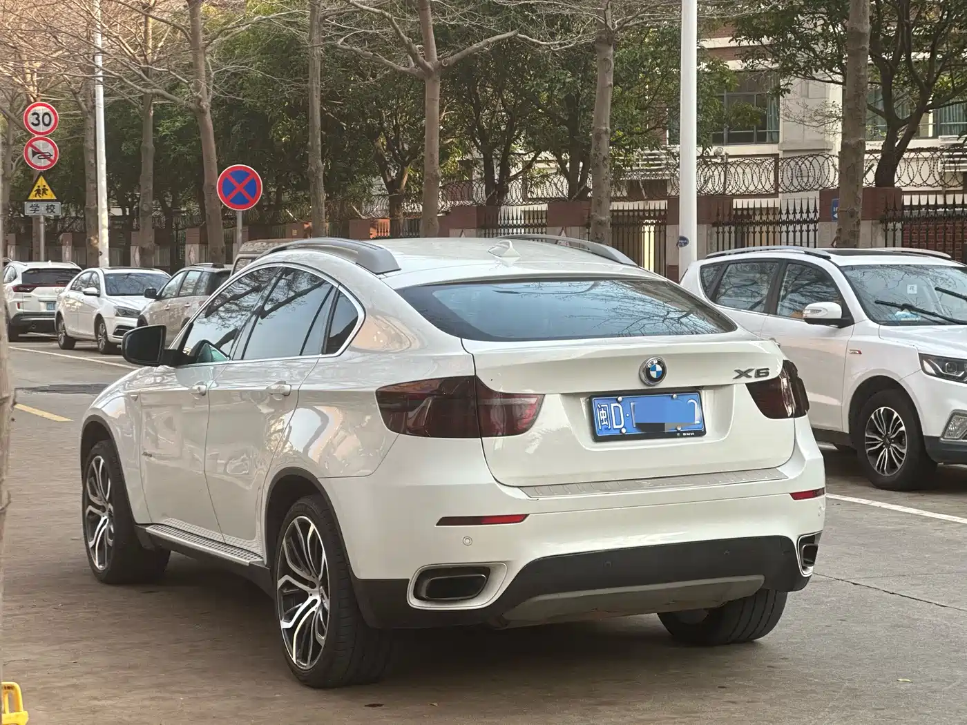 BMW X6 2011 xDrive35i фото 6