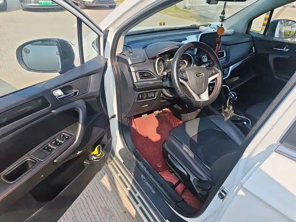 JAC Refine S3 2018 2018 Custom Edition 1.5L Manual Luxury Smart