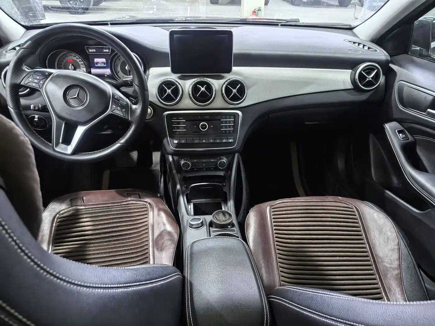 Mercedes-Benz GLA 2016 GLA 220 4MATIC Fashion фото 8
