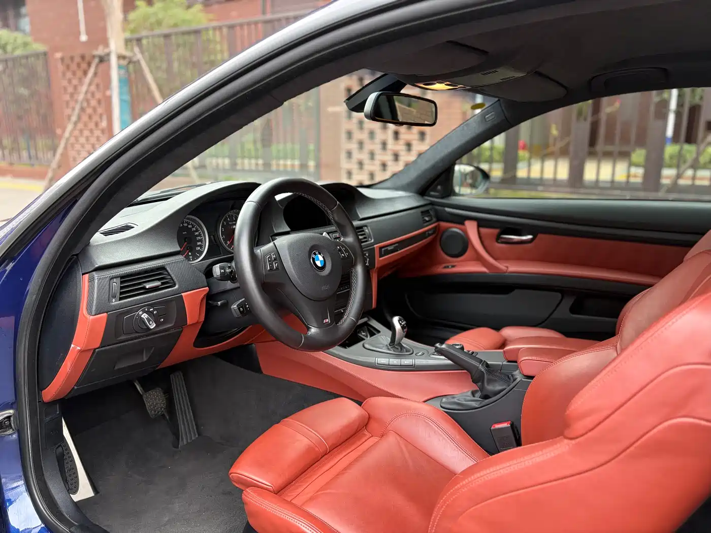 BMW M3 2011 M3 Coupe Carbon Fiber Roof Edition фото 7