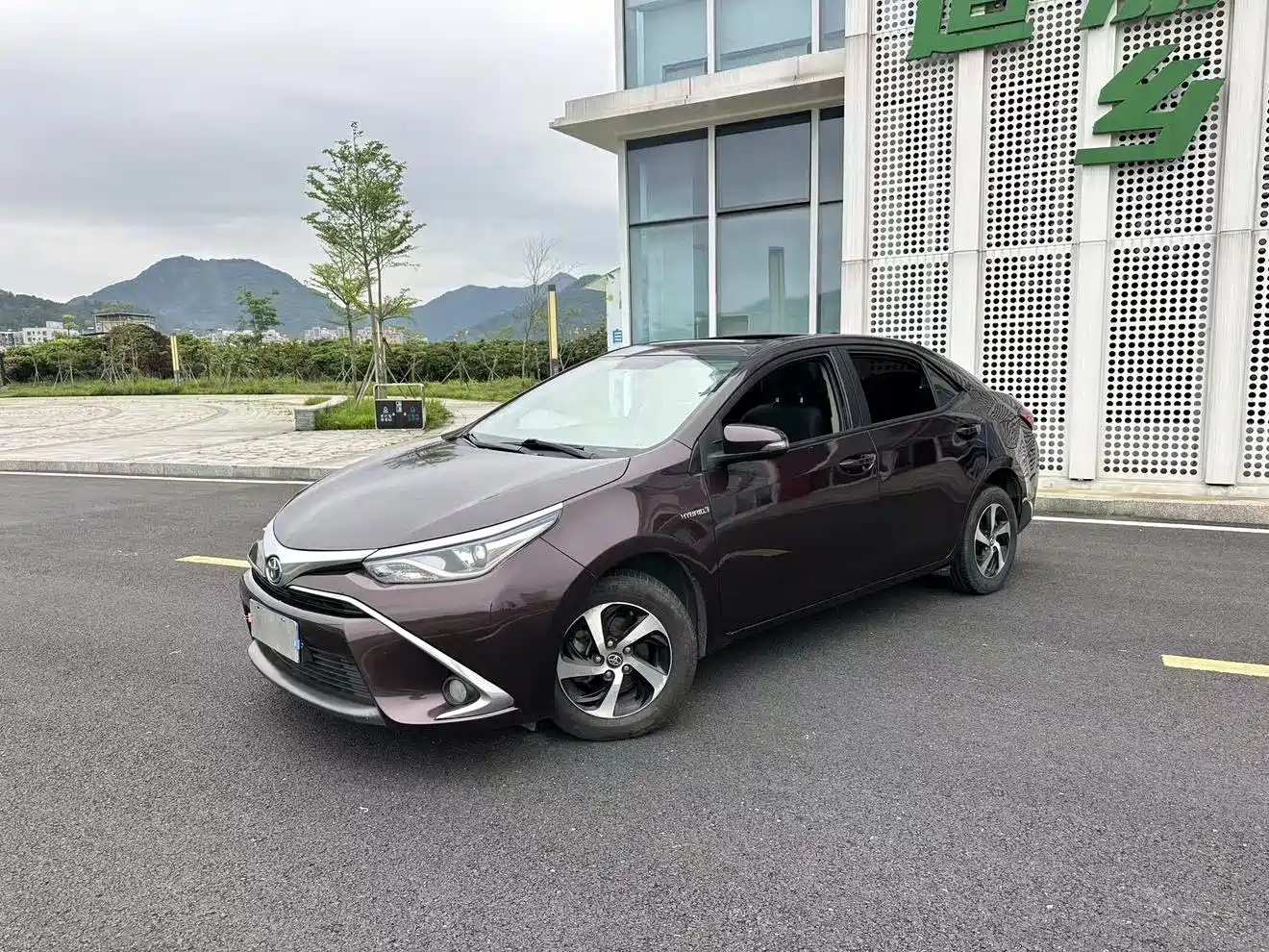 Toyota Levin 2017 Facelift Hybrid 1.8H GS E-CVT Elite Sunroof Edition China V фото 3