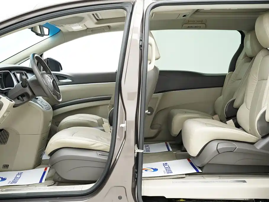 Buick GL8 2013 3.0L XT Luxury Business Flagship Edition фото 9