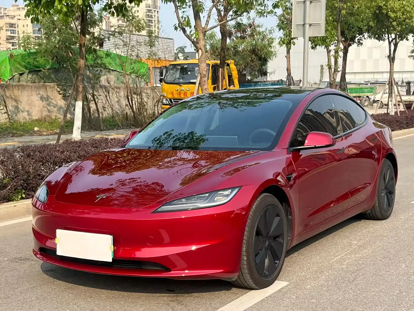 TESLA MODEL 3