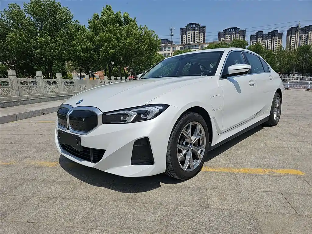 BMW i3 2022 eDrive 35 L