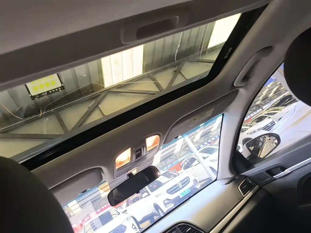 Hyundai Elantra 2016 Model 1.6L Automatic Smart Elite фото 18