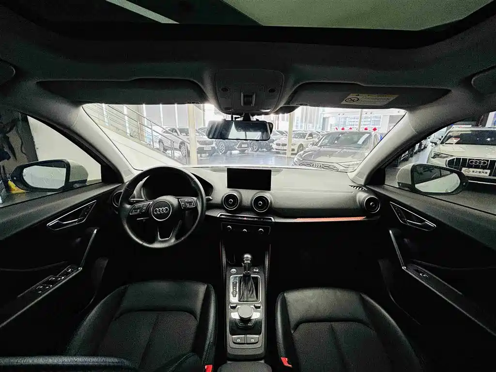 AUDI Q2L E-TRON