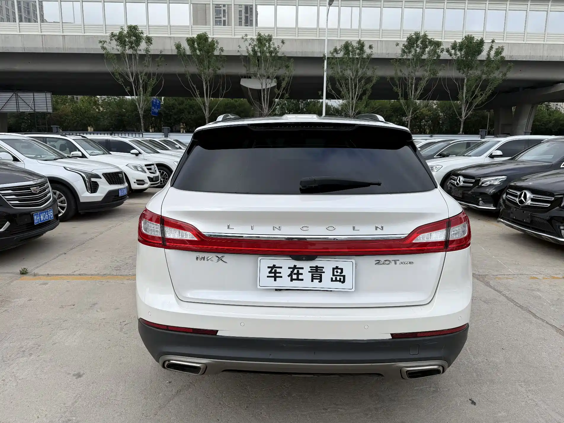 Photo 9 - Lincoln MKX