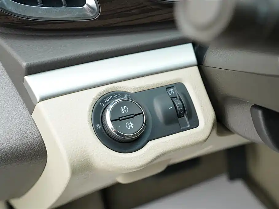 Buick GL8 2013 3.0L XT Luxury Business Flagship Edition фото 18