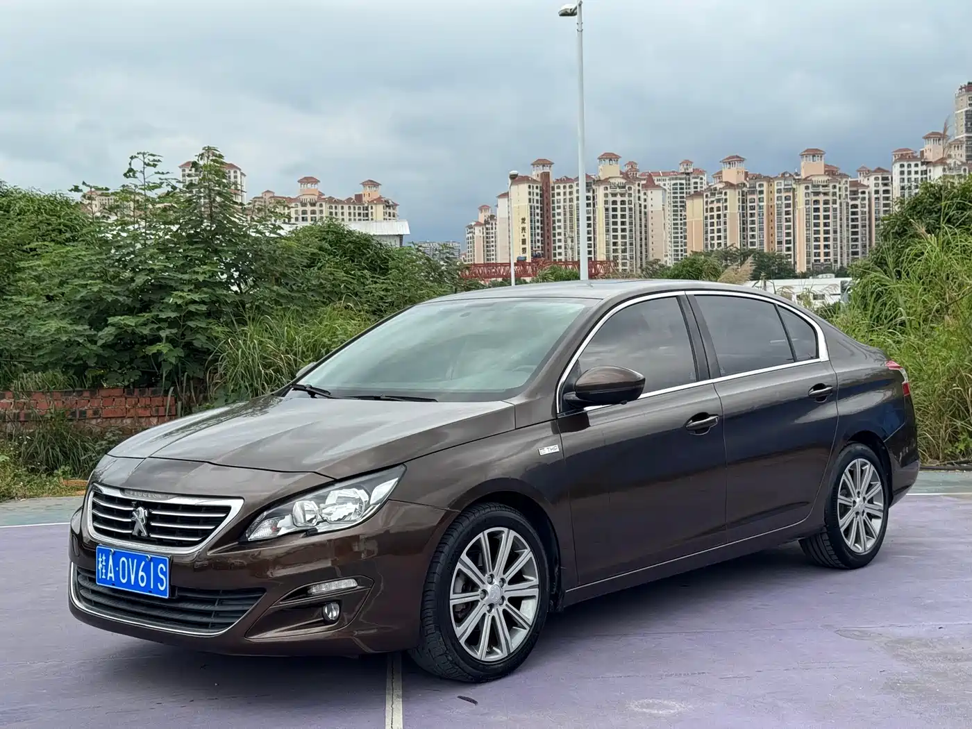 Peugeot 408 2015 Model 1.2T Automatic Luxury Edition