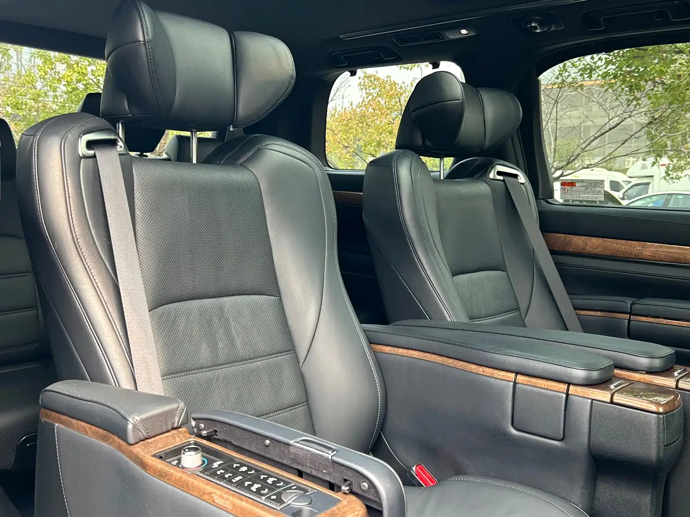 Toyota Alphard 2018 3.5L Premium фото 11