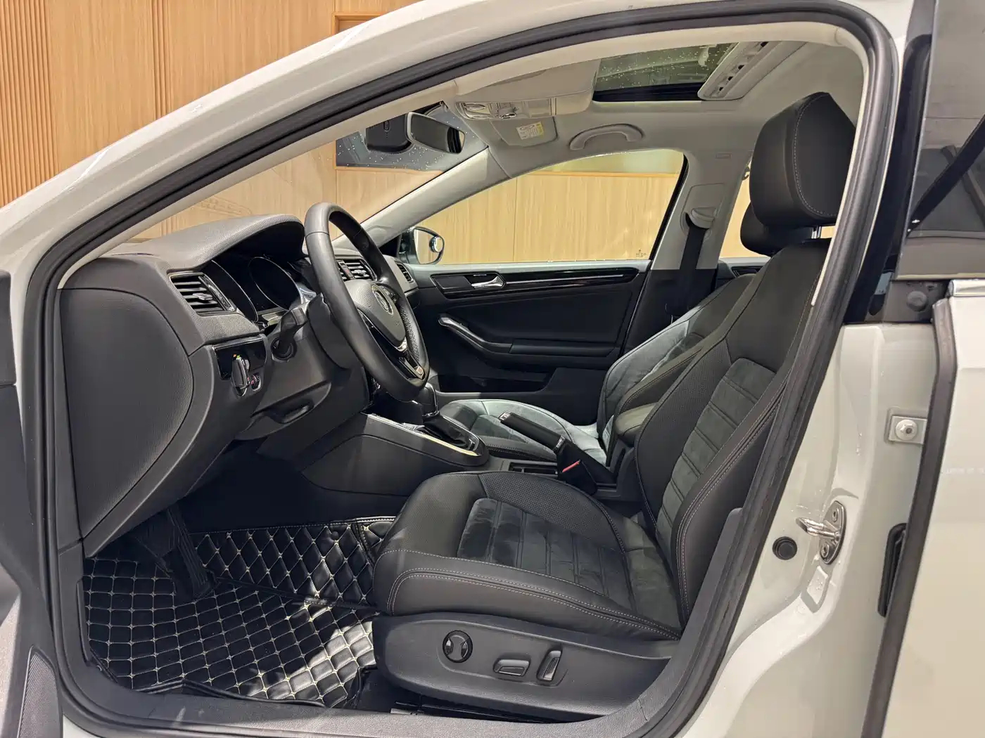 Volkswagen Sagitar 2018 280TSI DSG Luxury фото 9