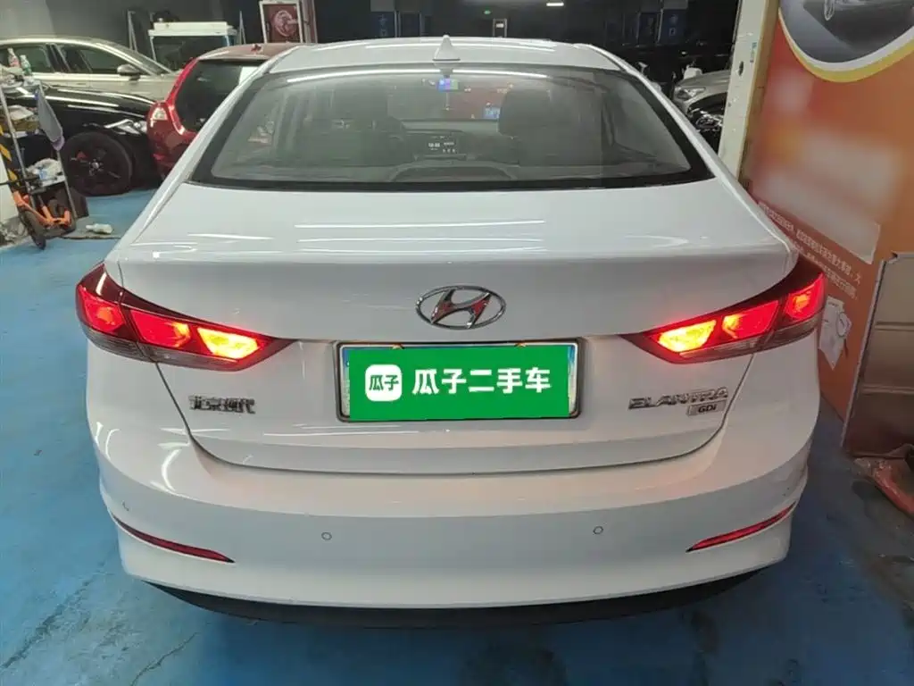 Hyundai Elantra 2016 Model 1.6L Automatic Smart Elite фото 6
