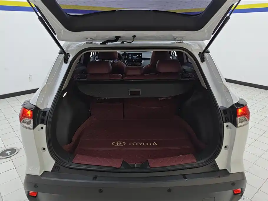 Toyota Corolla Cross 2024 2.0L Elite Edition фото 4