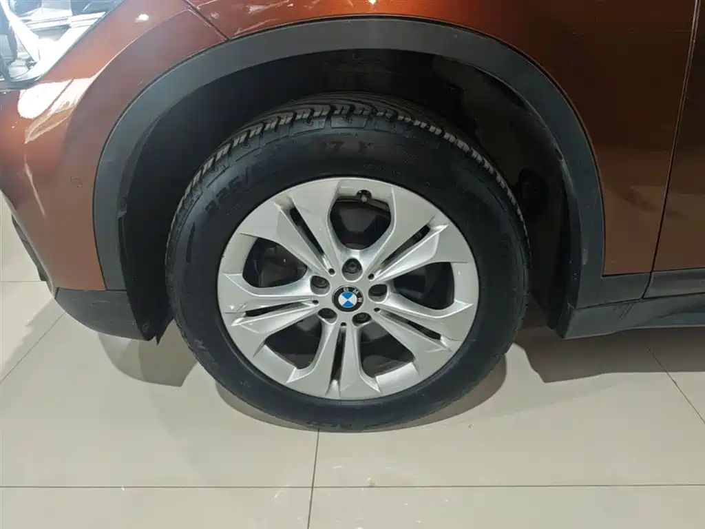 BMW X1 2016 sDrive18Li Premium Model фото 23