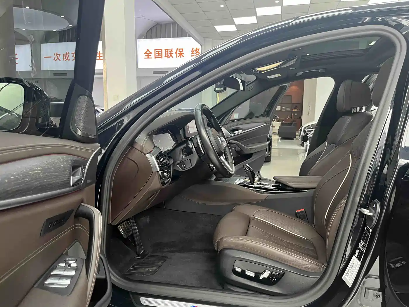 BMW 5 Series 2022 Model Third Facelift 530Li Premium M Sport Package фото 4