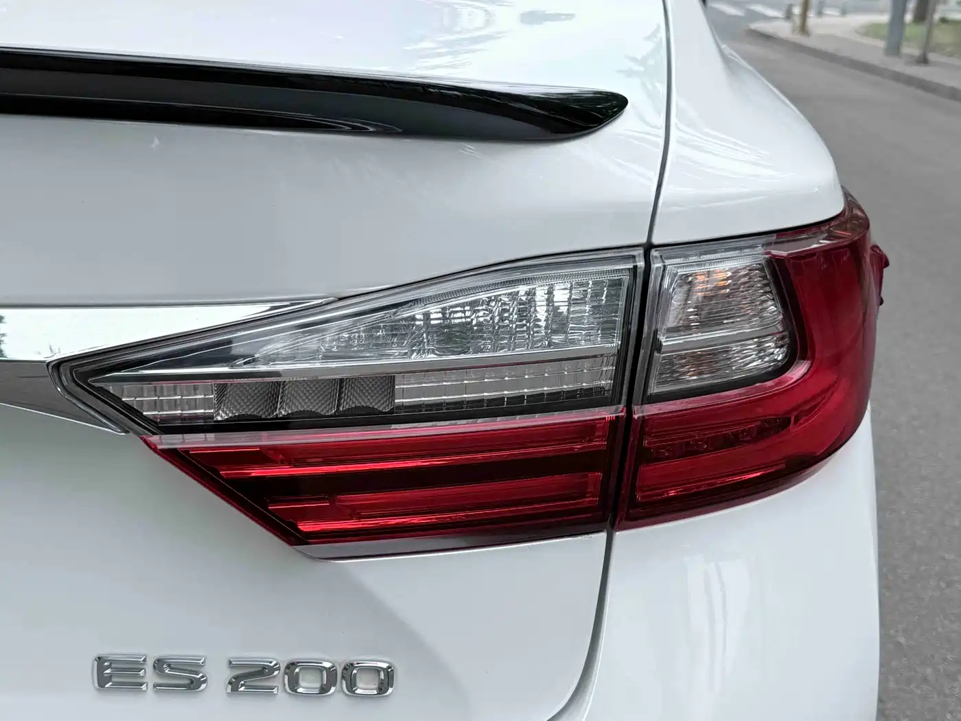 Lexus ES 2017 200 30th Anniversary Edition фото 15