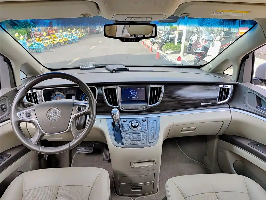 Buick GL8 2013 3.0L XT Luxury Business Flagship Edition фото 10