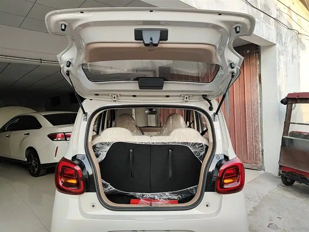 Wuling Motors Hongguang MINIEV 2026 2025 4-Door Advanced