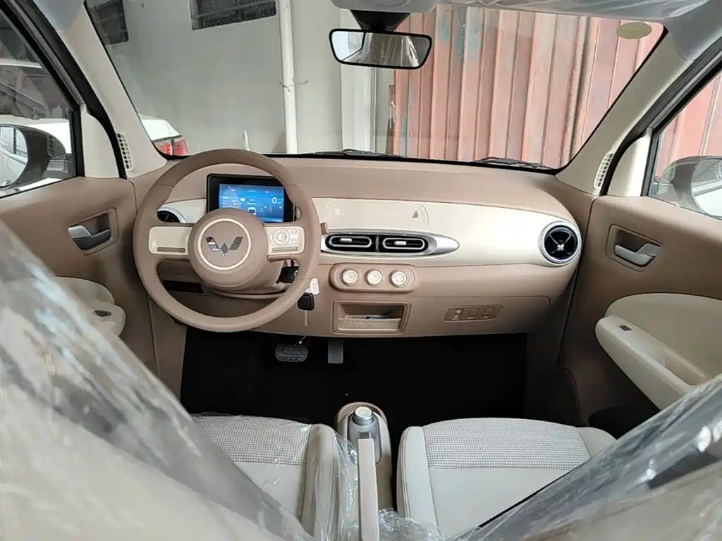 Wuling Motors Hongguang MINIEV 2026 2025 4-Door Advanced