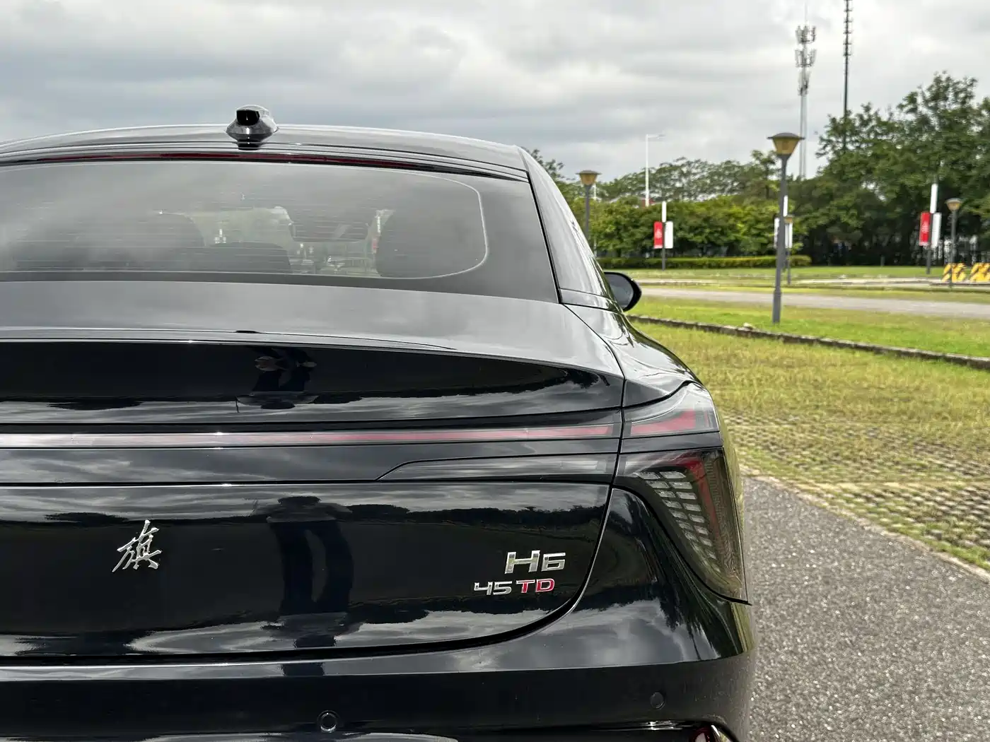 Hongqi H6 2023 2.0T Premium Edition фото 12