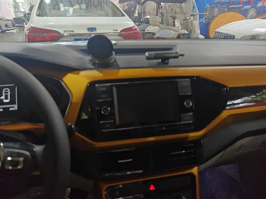 Volkswagen T-Cross 2019 1.5L Automatic Comfort Edition фото 13
