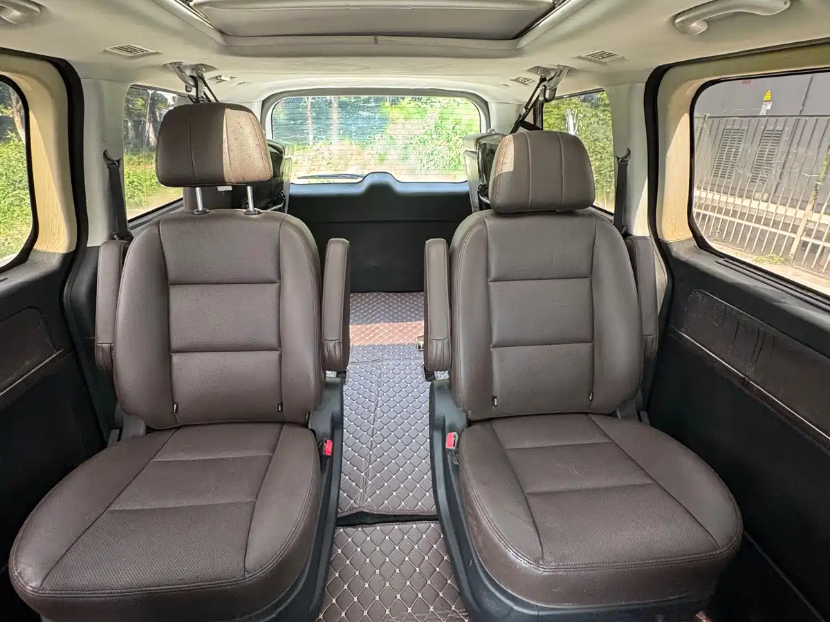 Dongfeng Fengxing Fengxing CM7 2018 2018 Classic 2.0T Manual Luxury
