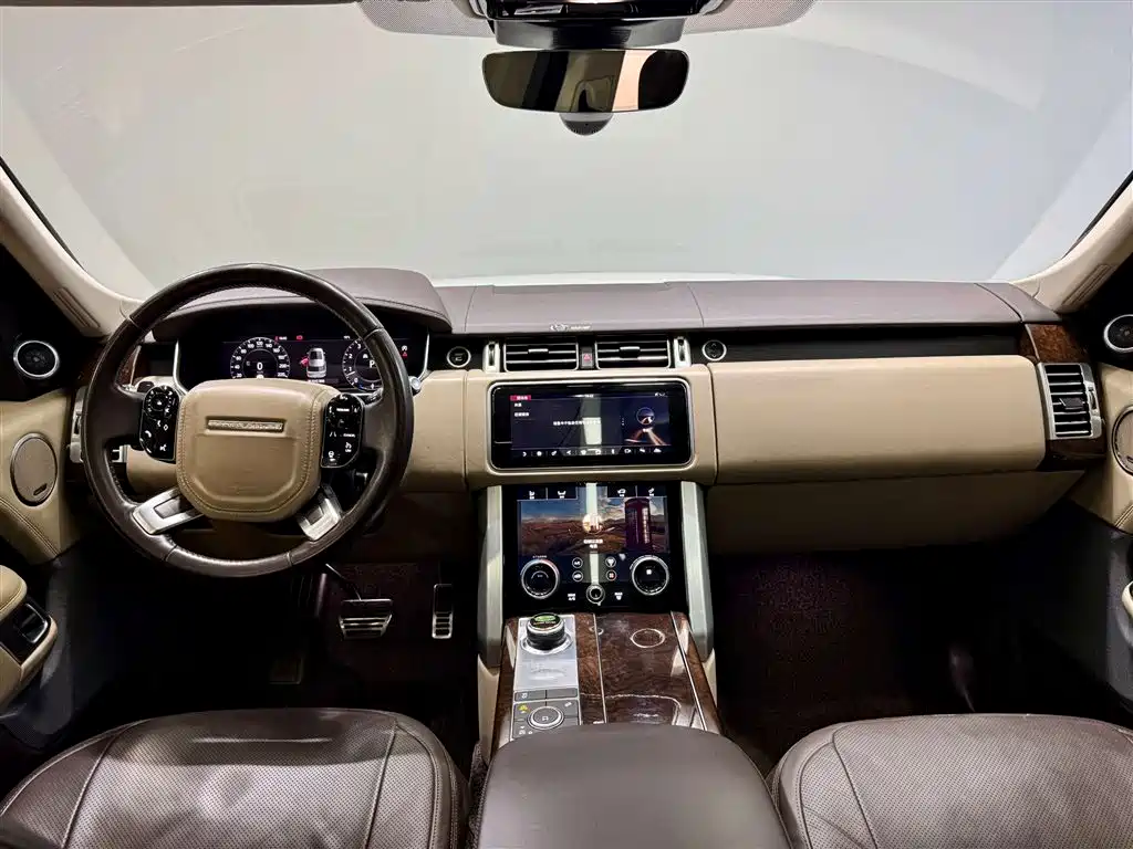 Land Rover Range Rover 2021 3.0 L6 Heritage Extended Classic Edition фото 13