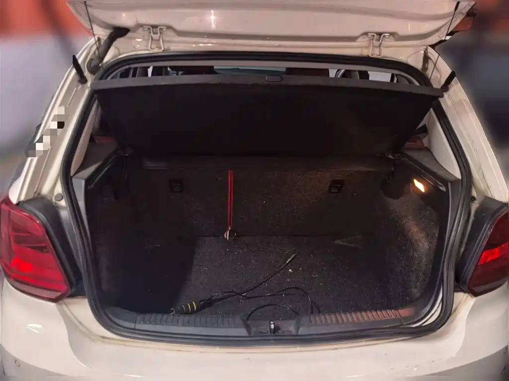 Volkswagen Polo 2014 1.4L Manual Comfort Edition фото 10