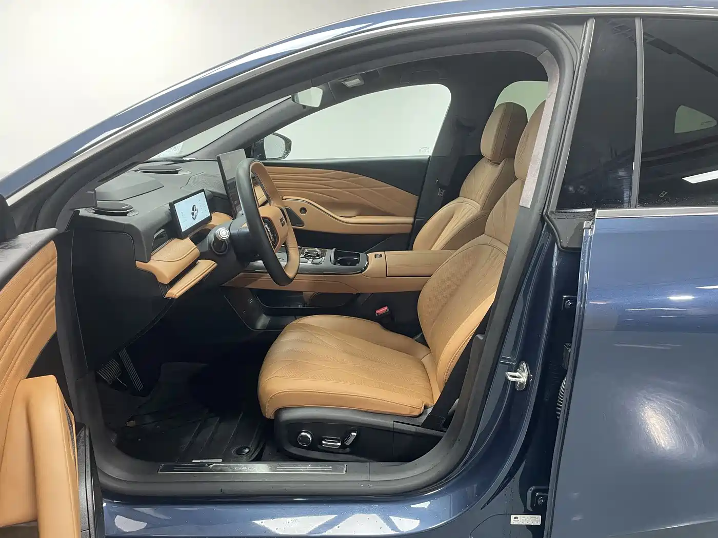 Geely Galaxy Galaxy Xingyao 8 2025 130km EM-P Starship Edition фото 12